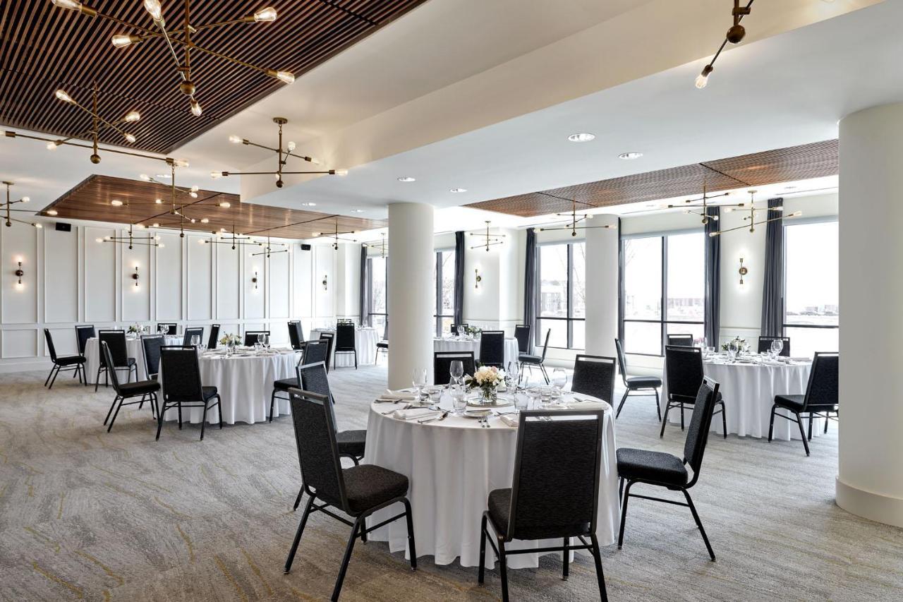 Courtyard By Marriott Calgary South Hotel Exterior photo