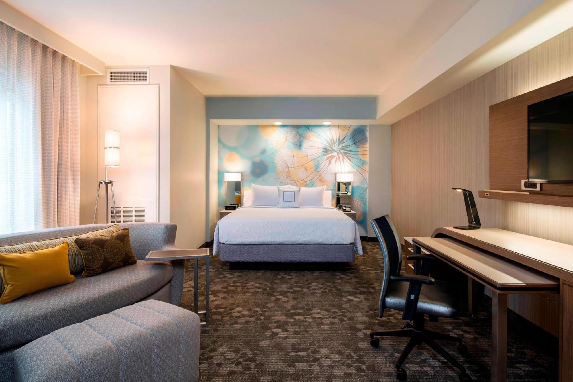 Courtyard By Marriott Calgary South Hotel Exterior photo